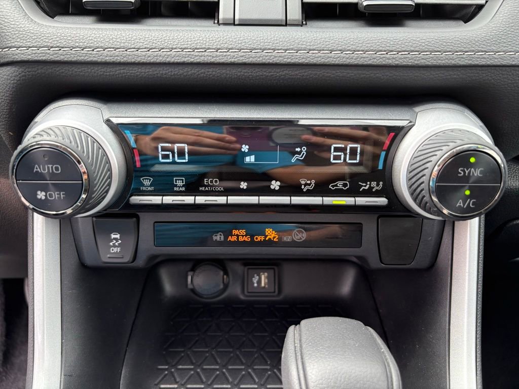 Used 2024 Toyota RAV4 XLE image 23