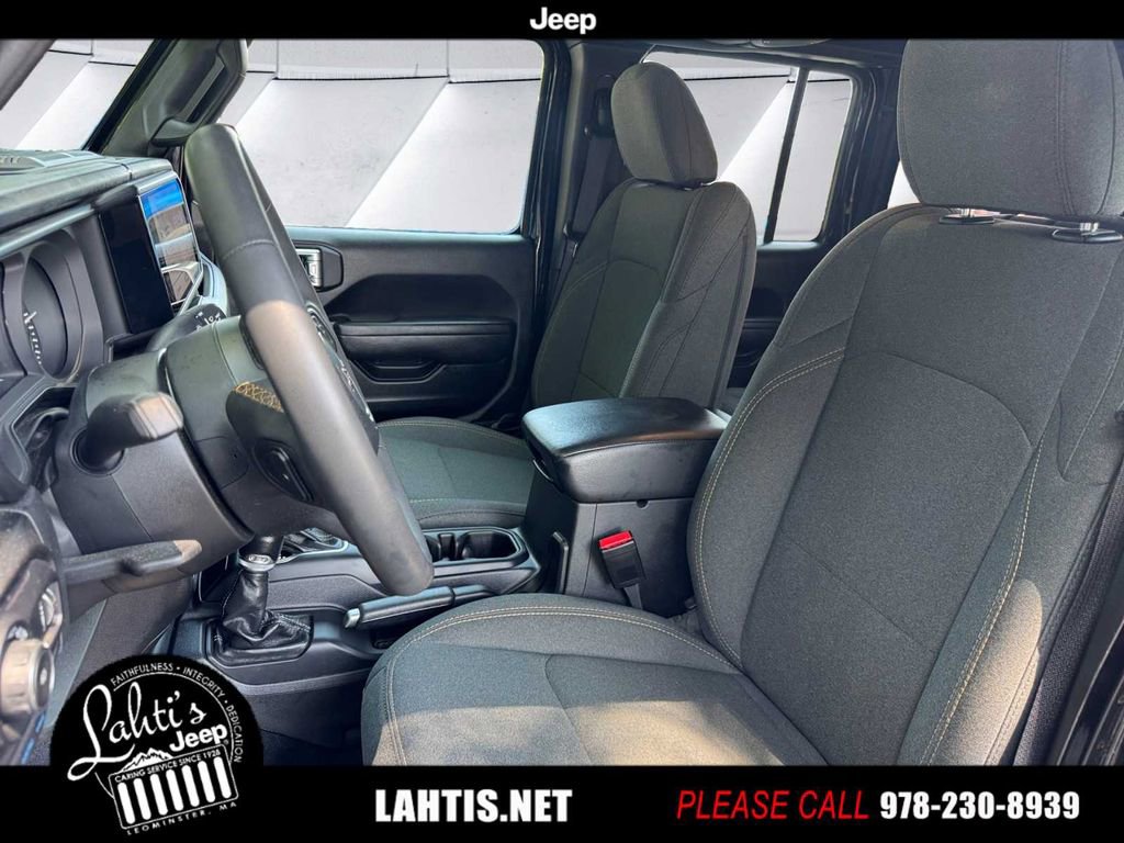 Used 2024 Jeep Wrangler Unlimited w/ Convenience Group image 11