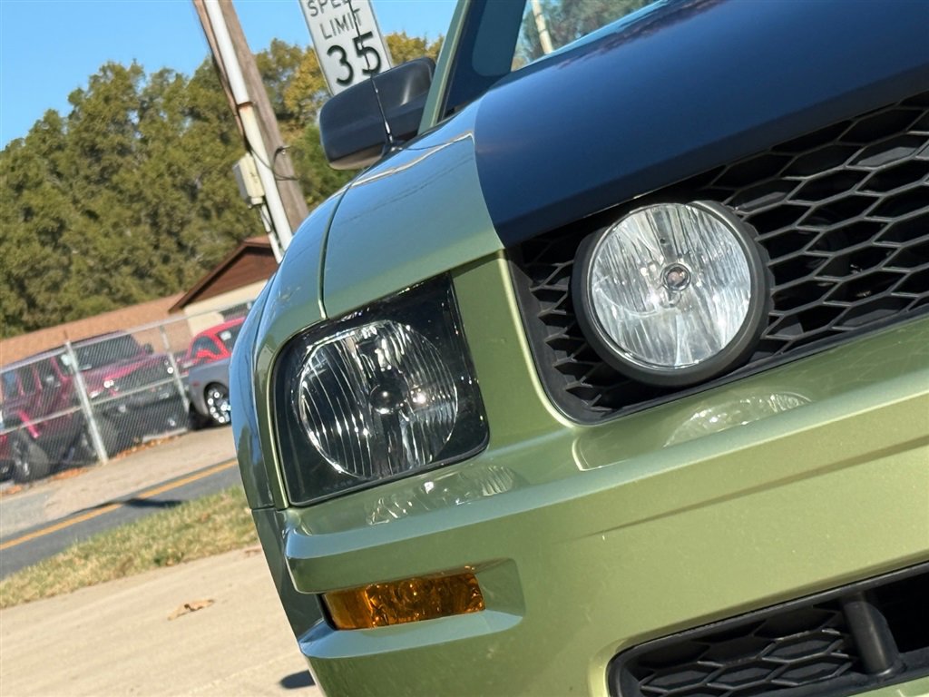 Used 2006 Ford Mustang GT RWD image 14