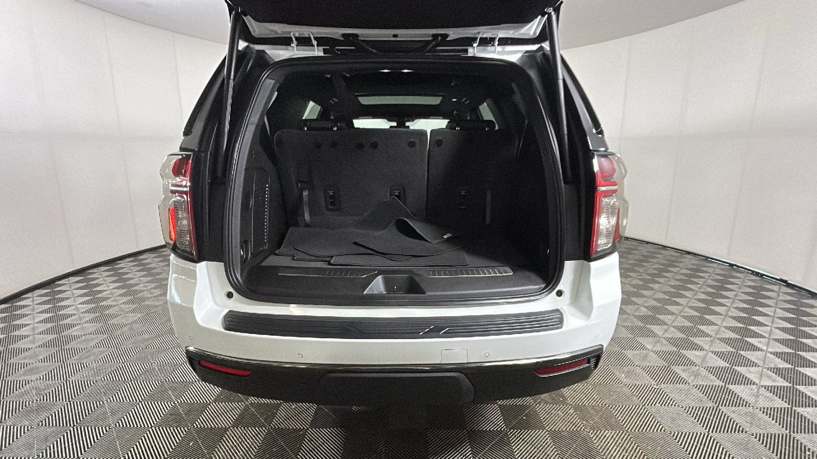 Used 2022 Chevrolet Tahoe Z71 AWD/4WD image 33