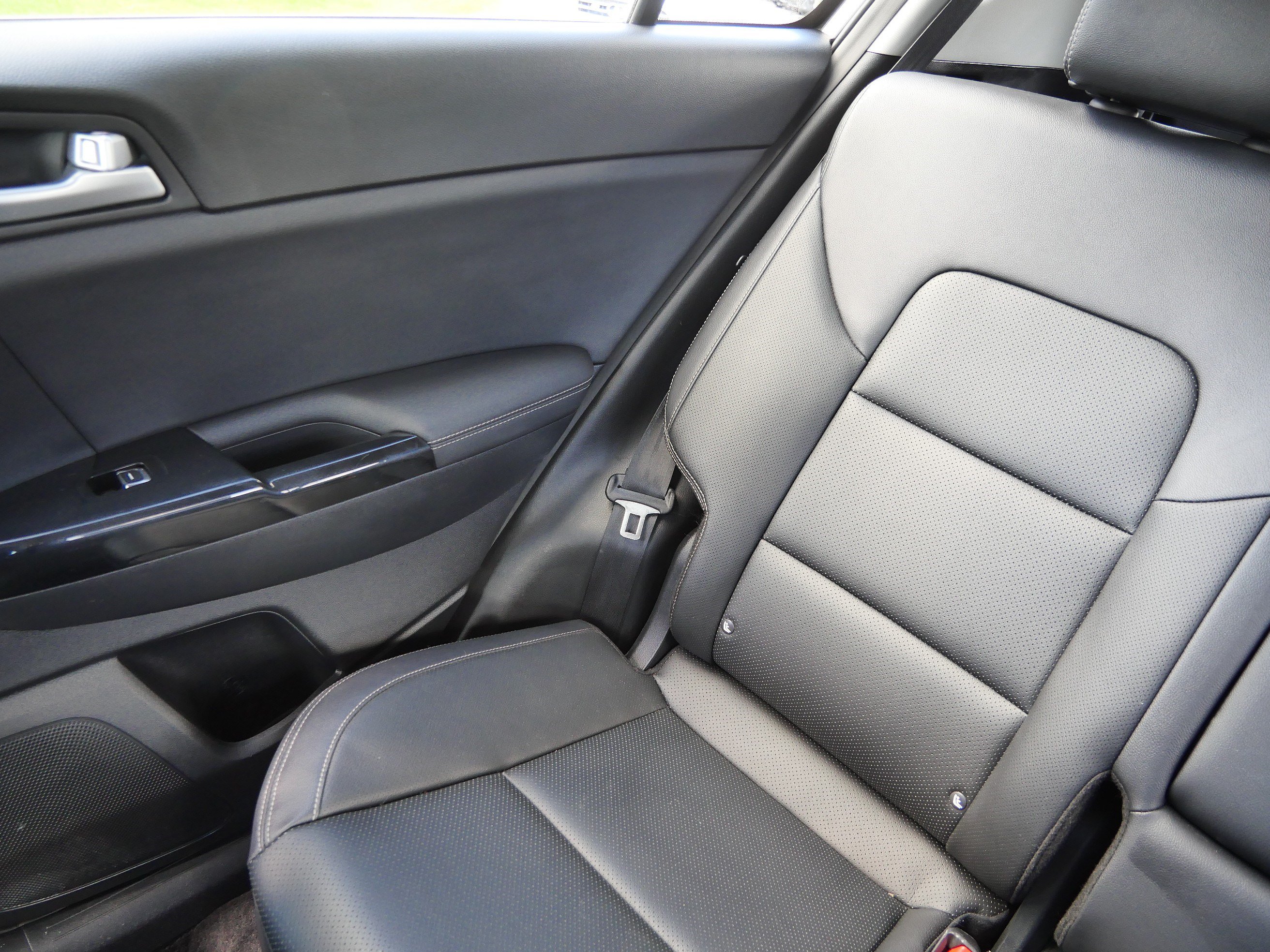 Used 2021 Kia Sportage EX AWD/4WD image 12