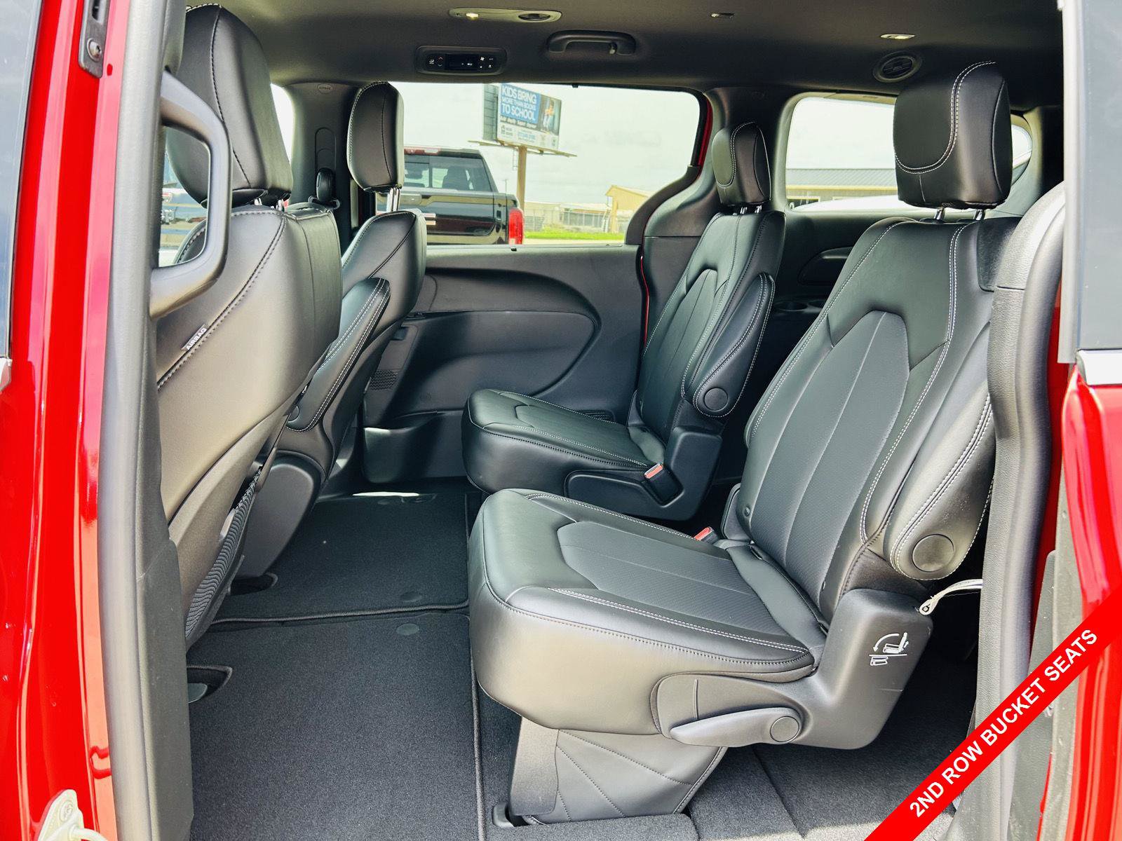 New 2027 Chrysler Pacifica Select FWD image 26