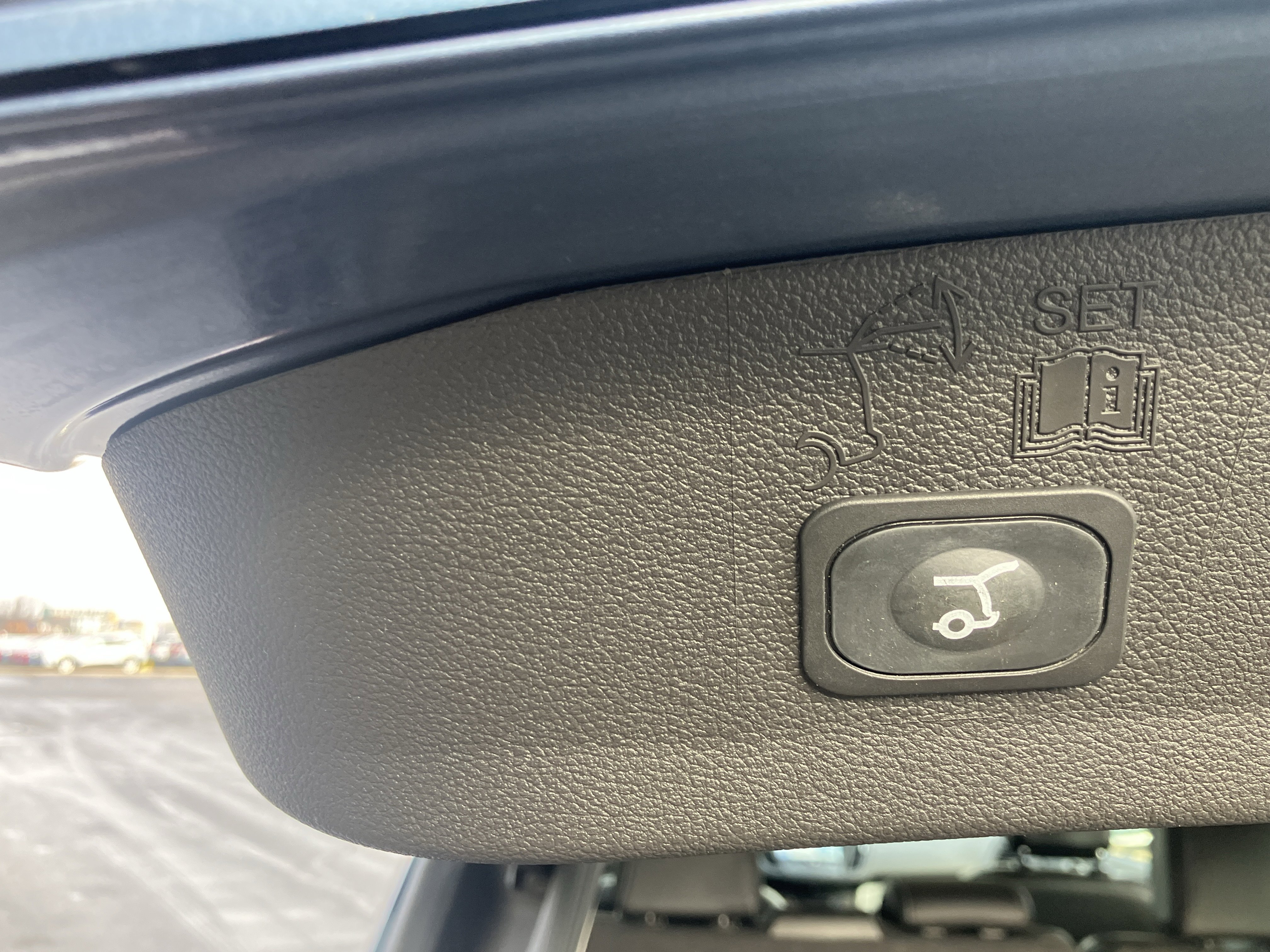 Used 2018 Ford Escape SEL image 13