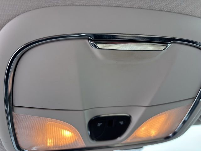 Used 2017 Jeep Cherokee Limited image 29