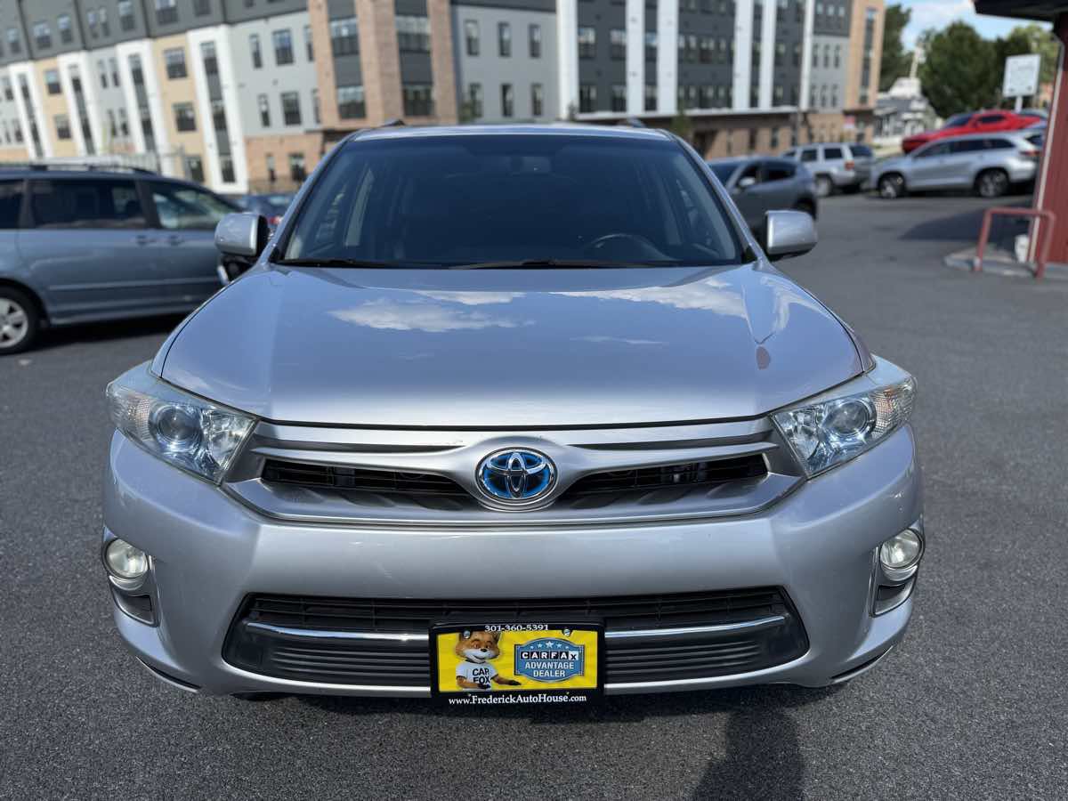 Used 2013 Toyota Highlander Limited AWD/4WD image 2