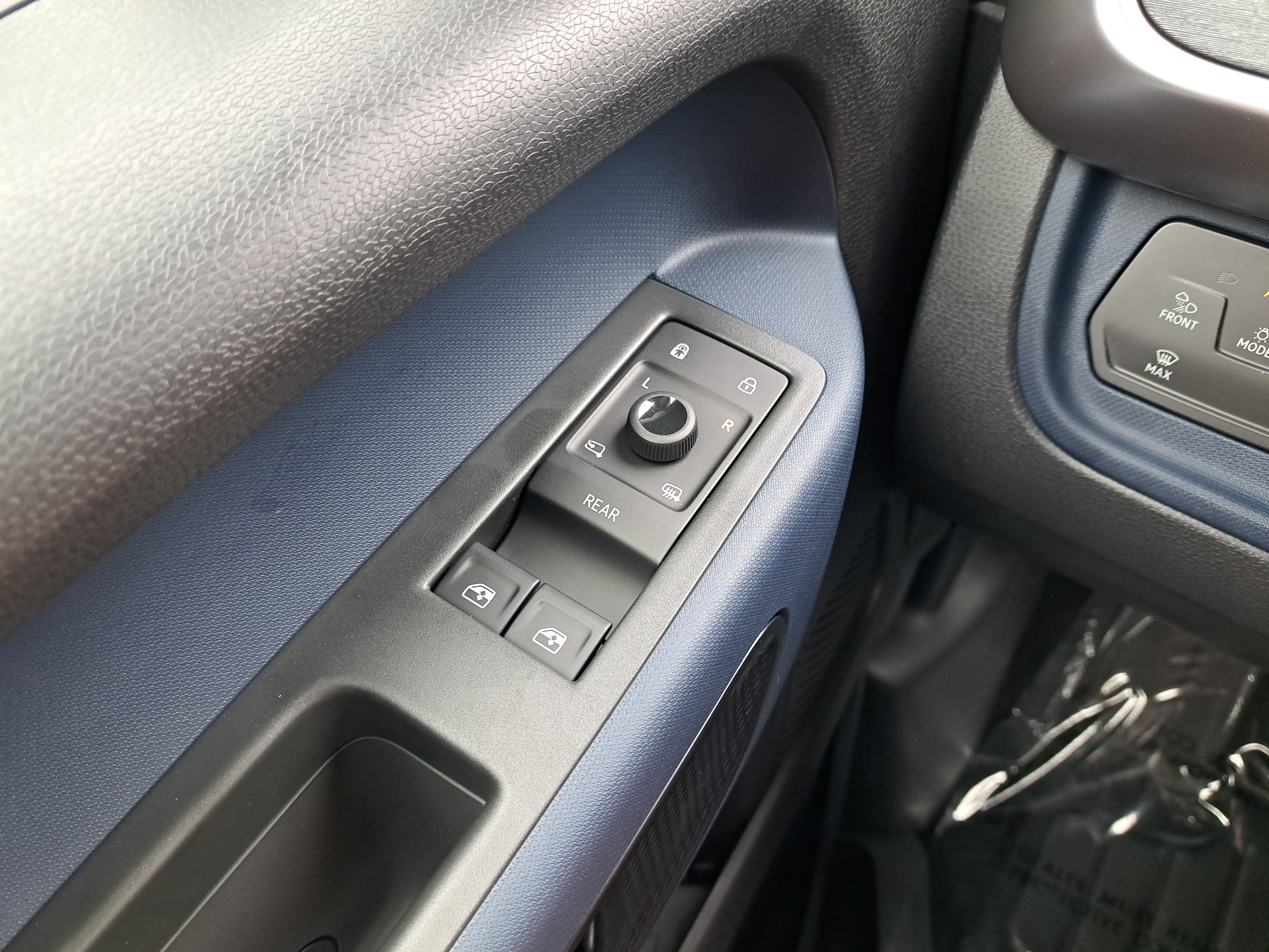 New 2025 Volkswagen ID. Buzz Pro S image 31