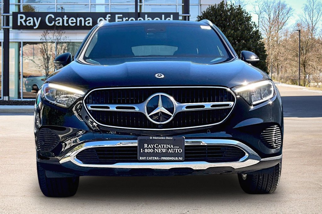 Used 2023 Mercedes-Benz GLC 300 4MATIC image 3