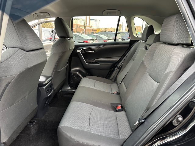 Certified 2025 Toyota RAV4 XLE AWD/4WD image 25