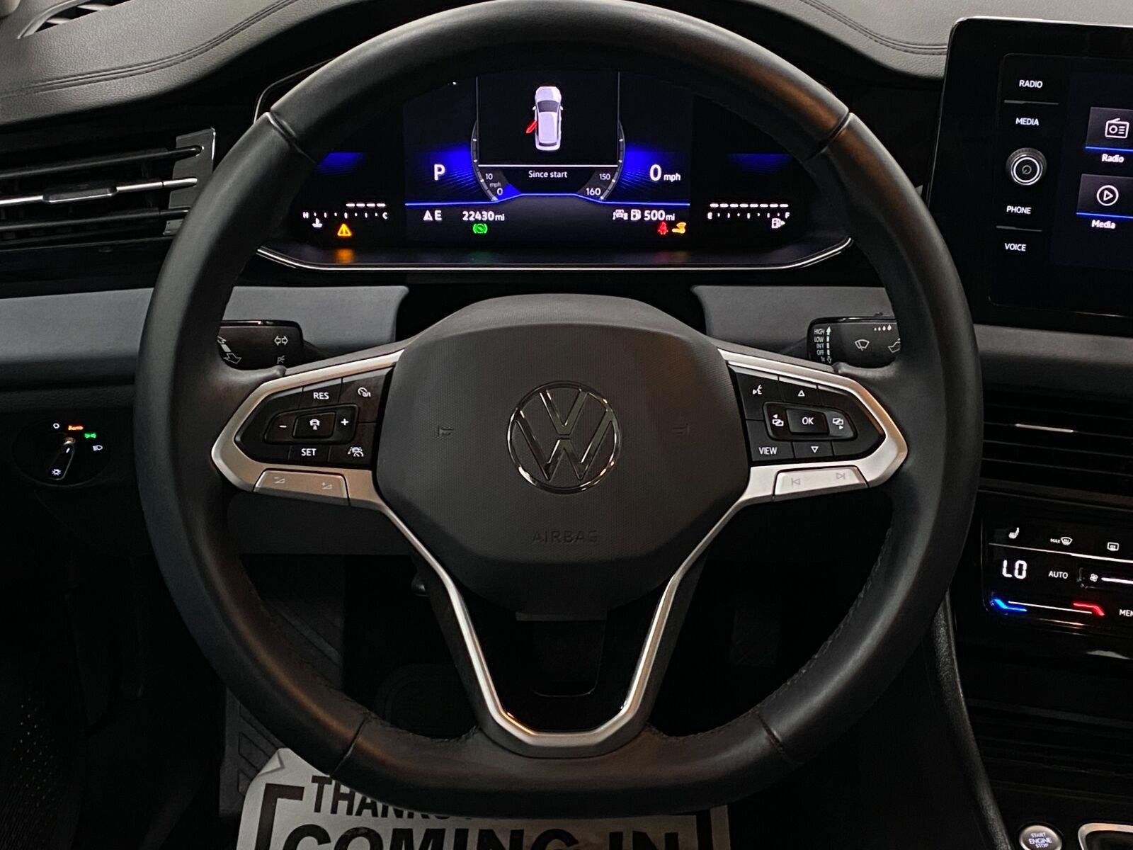 Certified 2025 Volkswagen Jetta SE FWD image 13