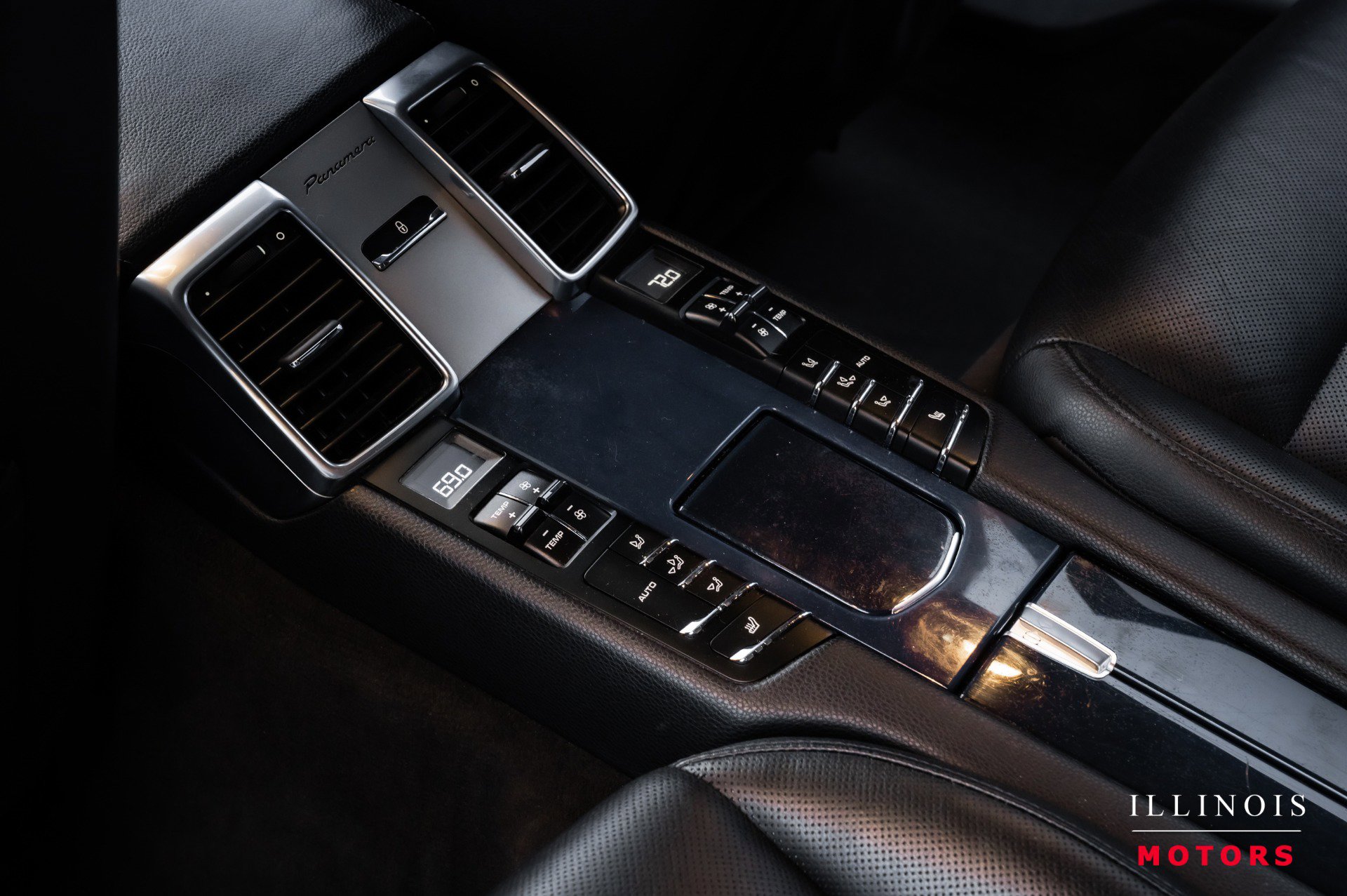 Used 2016 Porsche Panamera 4 Edition image 30
