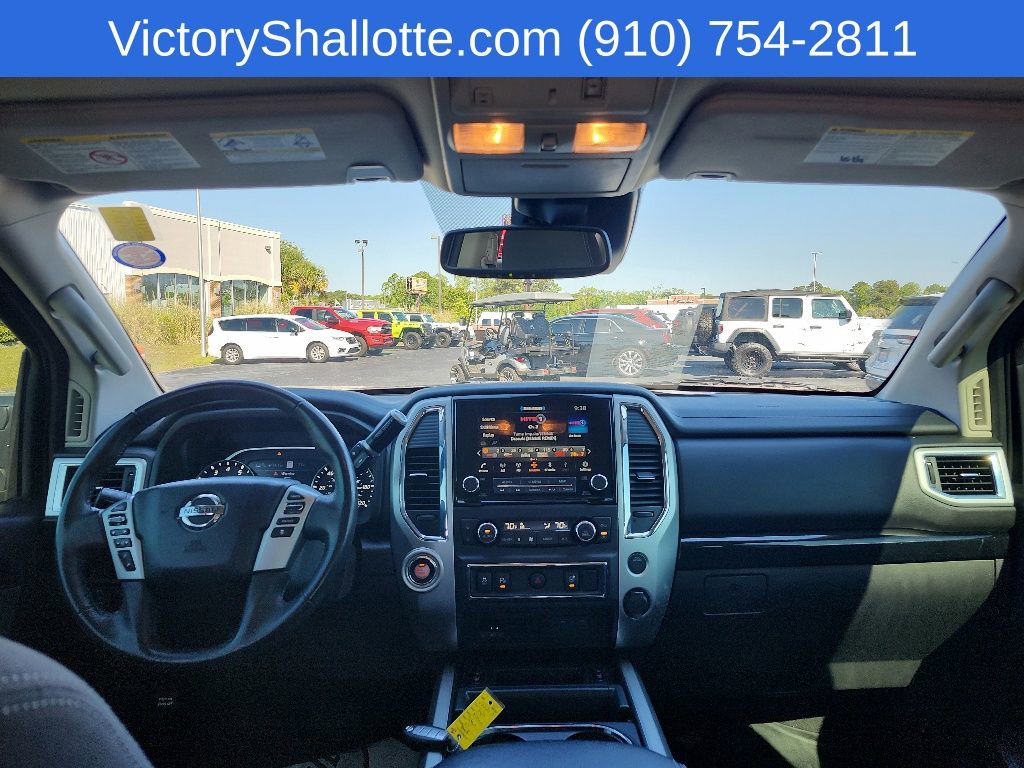 Used 2020 Nissan Titan SV w/ SV Convenience Package RWD image 3