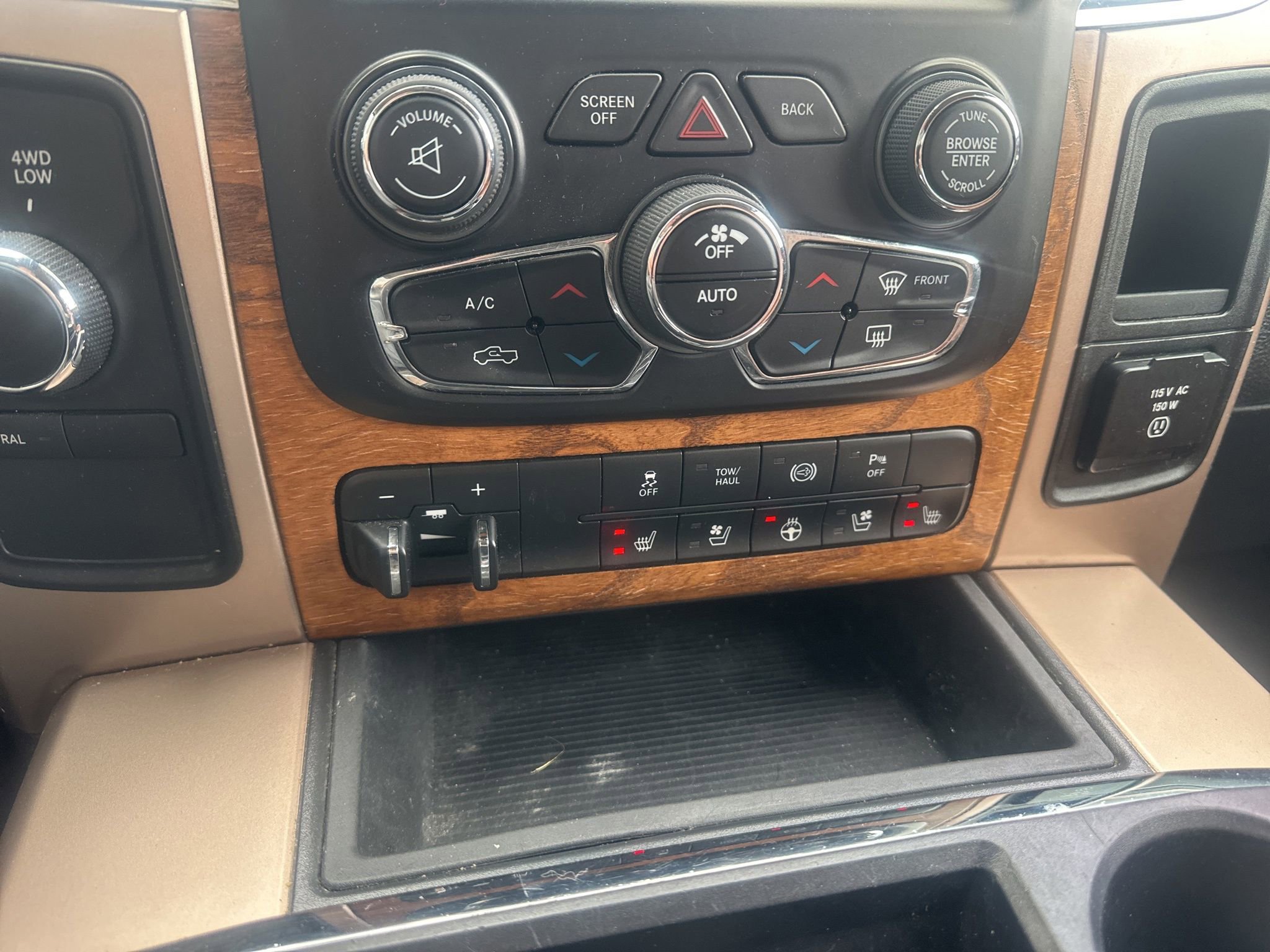 Used 2015 RAM 3500 Laramie Longhorn image 30