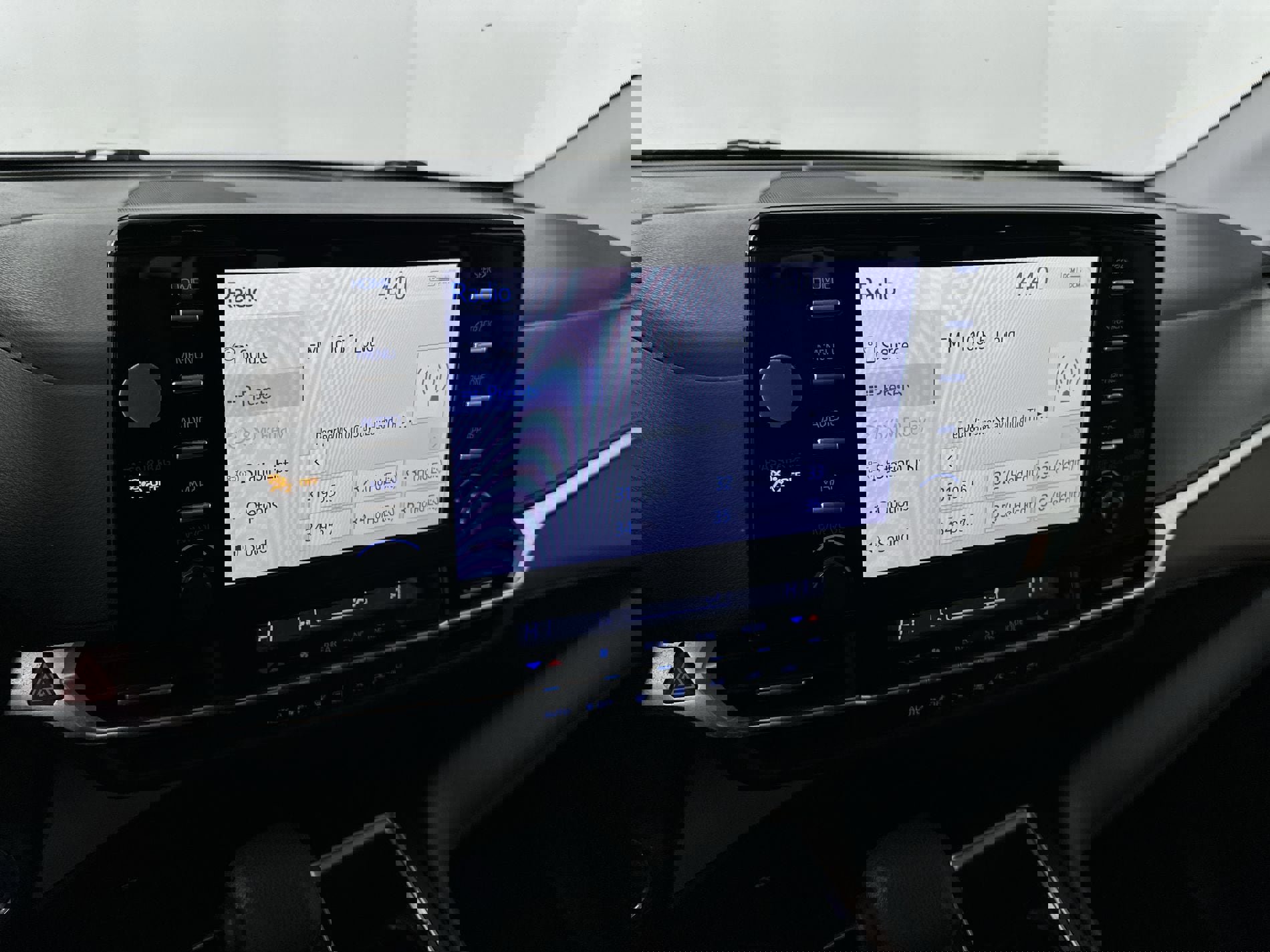 Used 2022 Toyota Sienna LE image 48