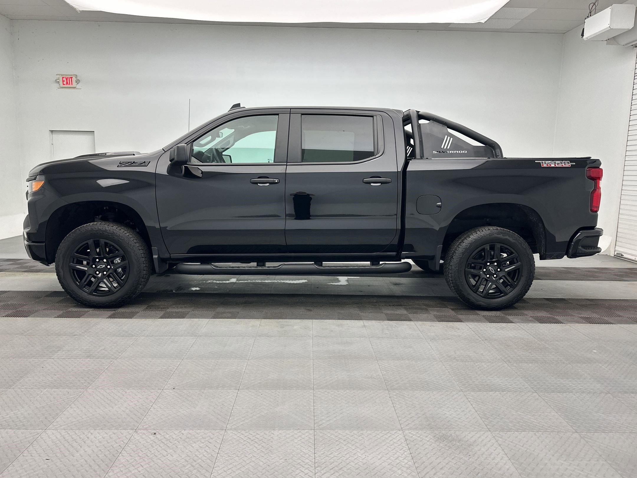Certified 2025 Chevrolet Silverado 1500 Custom Trail Boss w/ Turbomax Blackout Package AWD/4WD video 2