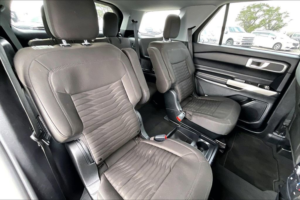 Used 2021 Ford Explorer XLT image 15