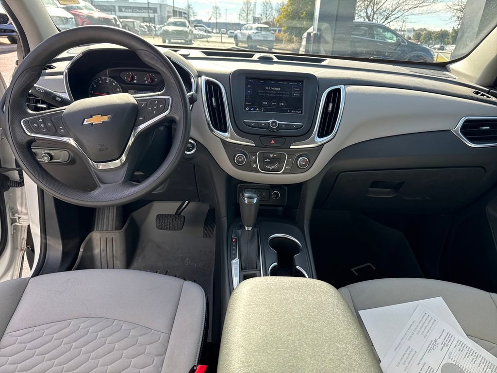 Used 2021 Chevrolet Equinox LS w/ LS Convenience Package image 17