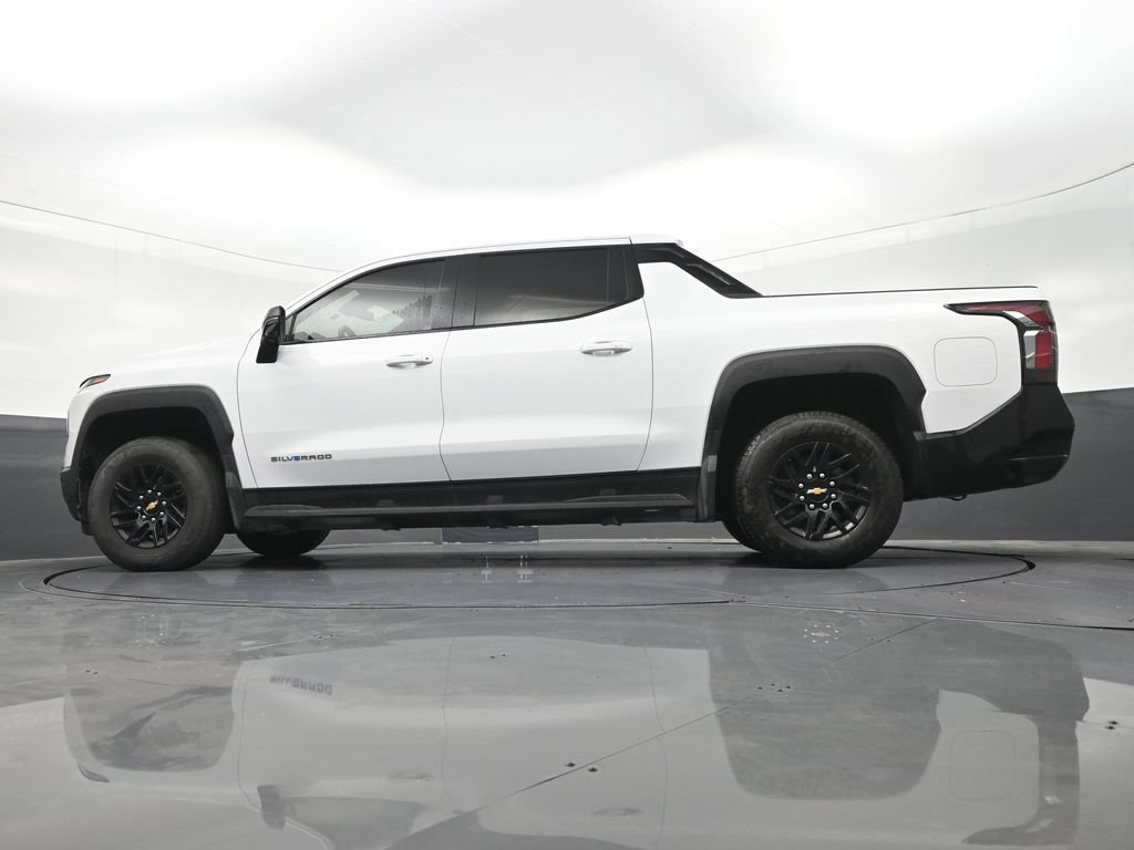 Used 2025 Chevrolet Silverado EV LT AWD/4WD image 25