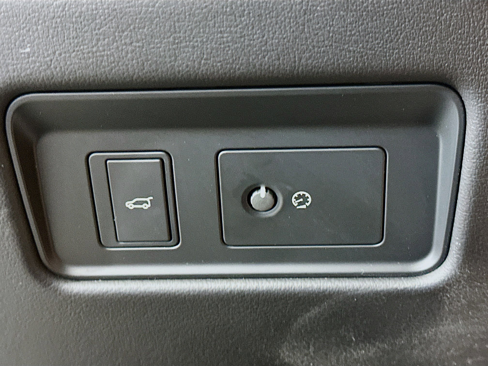 Used 2023 Jaguar F-PACE S image 17