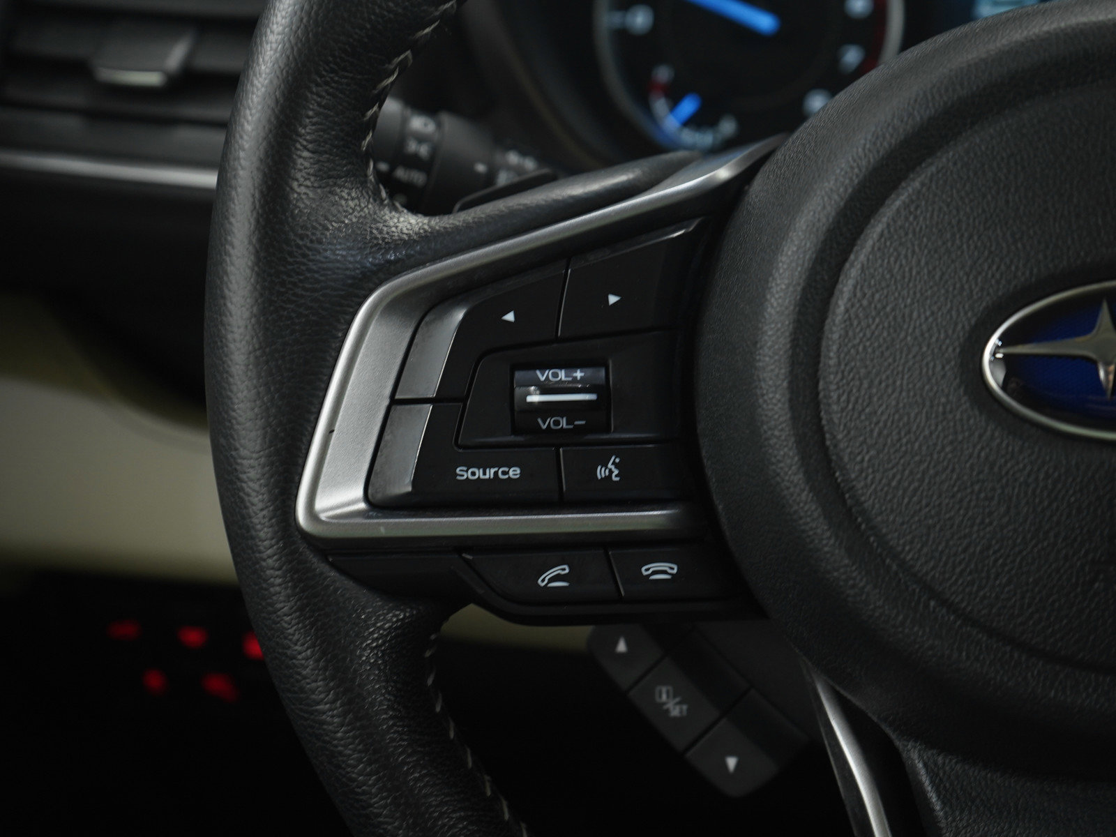 Used 2021 Subaru Ascent Limited w/ Technology Package image 28