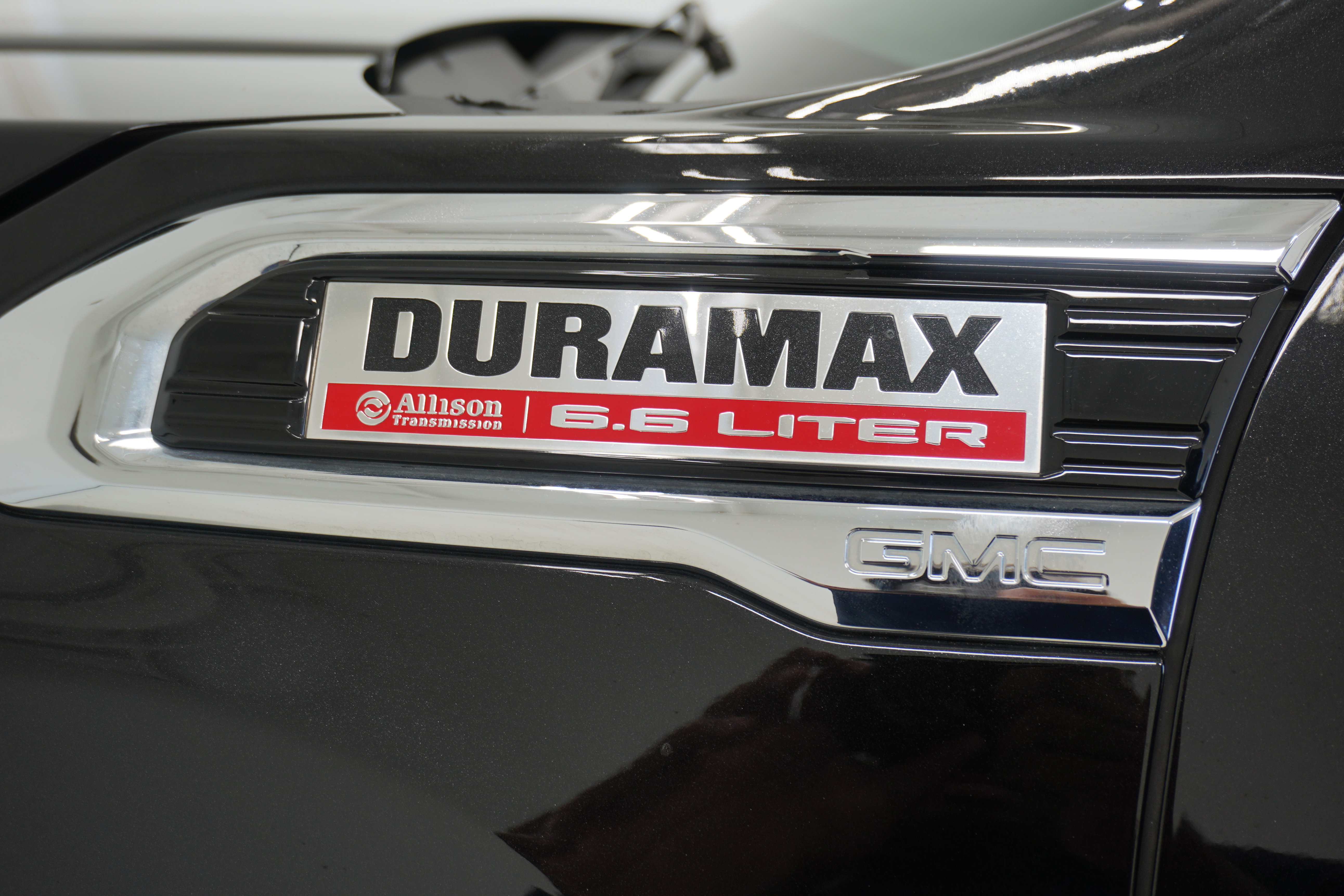 Used 2023 GMC Sierra 3500 Denali w/ Denali Black Diamond Edition image 9