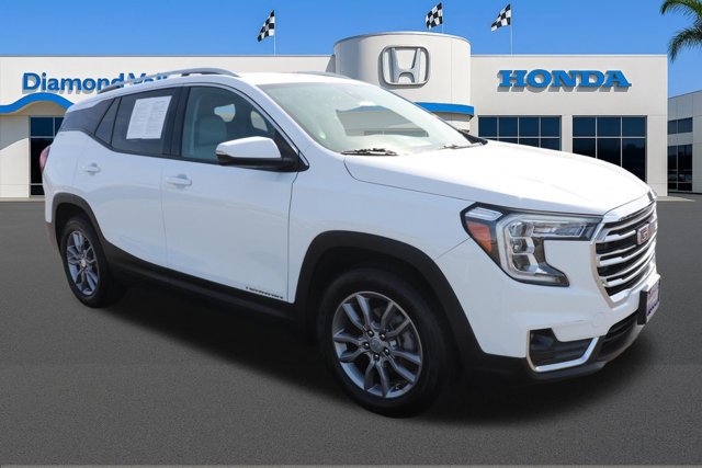 Used 2023 GMC Terrain SLT image 1