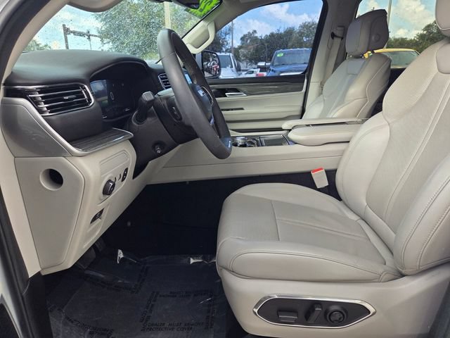 Certified 2022 Jeep Wagoneer Series III w/ Flexible Seating Group RWD image 13