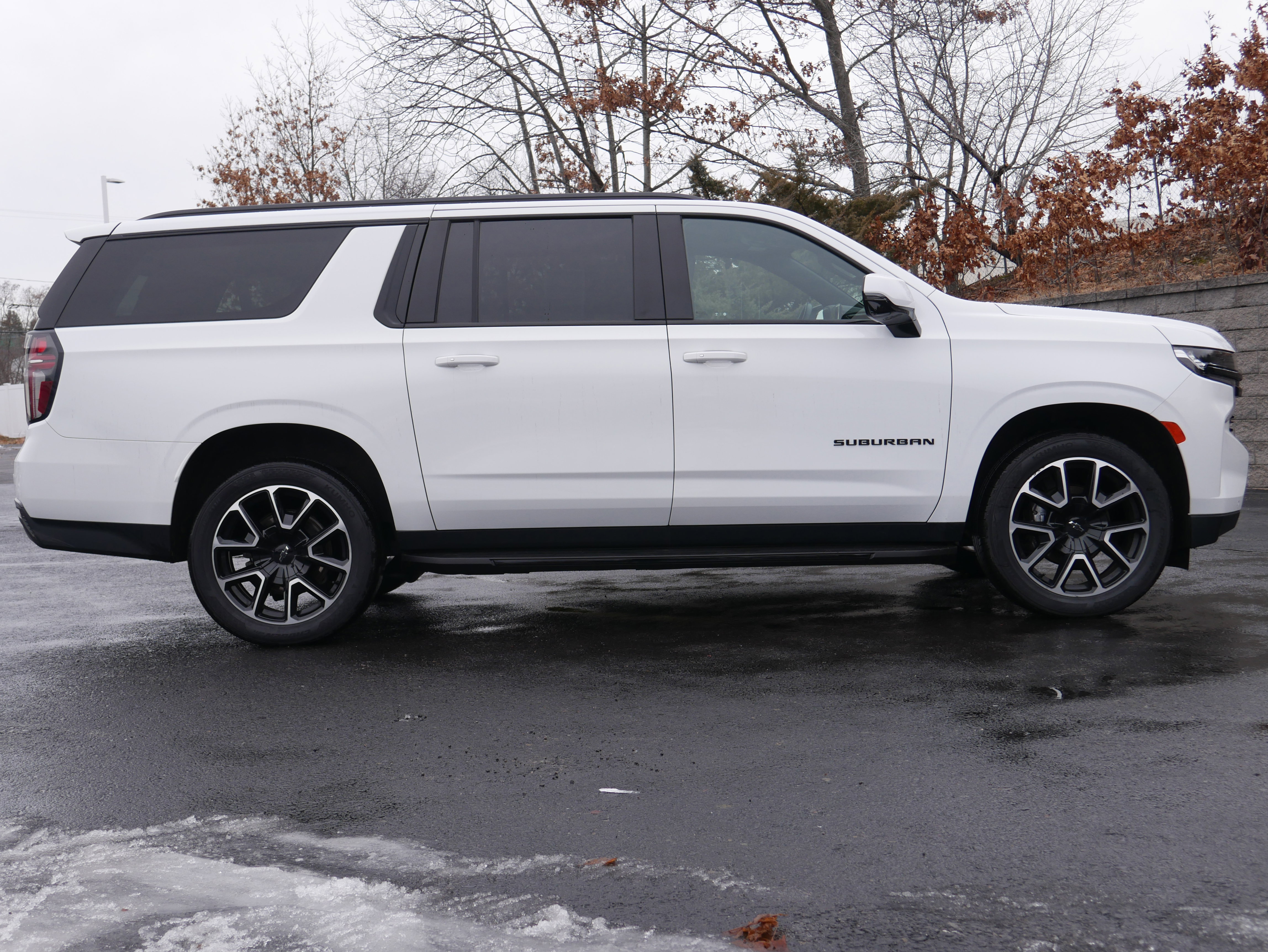 Certified 2023 Chevrolet Suburban RST w/ Luxury Package image 11