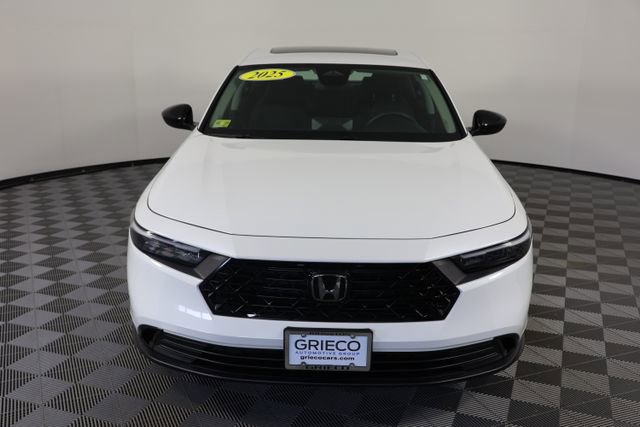 Certified 2025 Honda Accord SE image 3