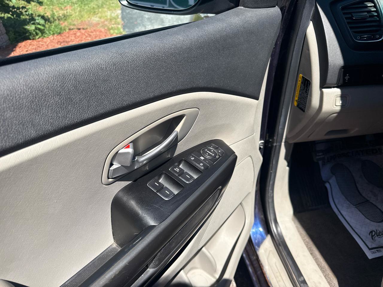 Used 2021 Kia Sedona LX FWD image 19