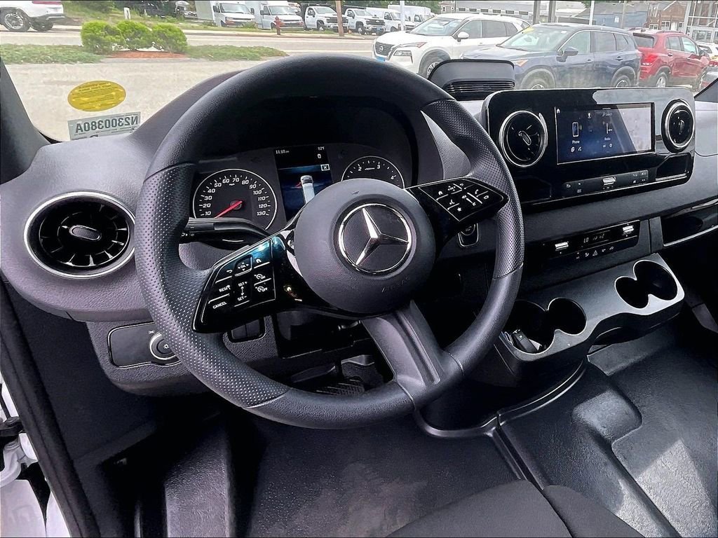 Used 2025 Mercedes-Benz Sprinter 2500 image 17