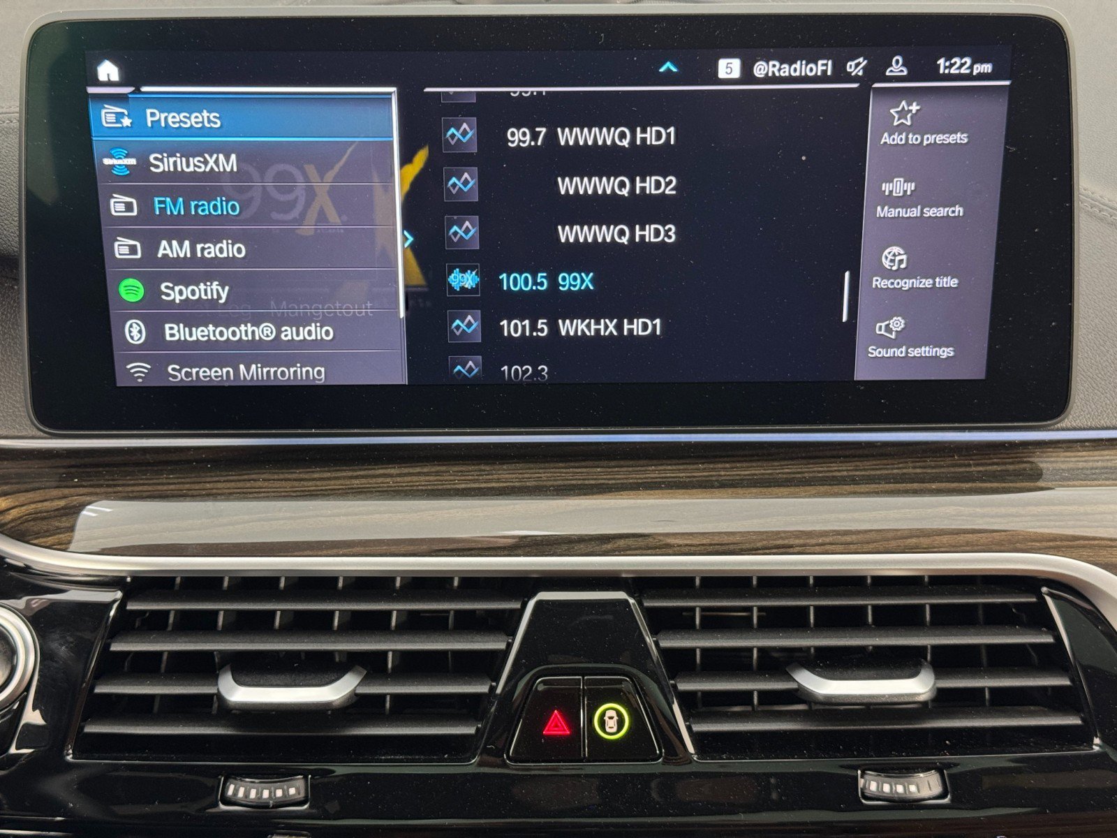 Used 2022 BMW 530e w/ Premium Package RWD image 25