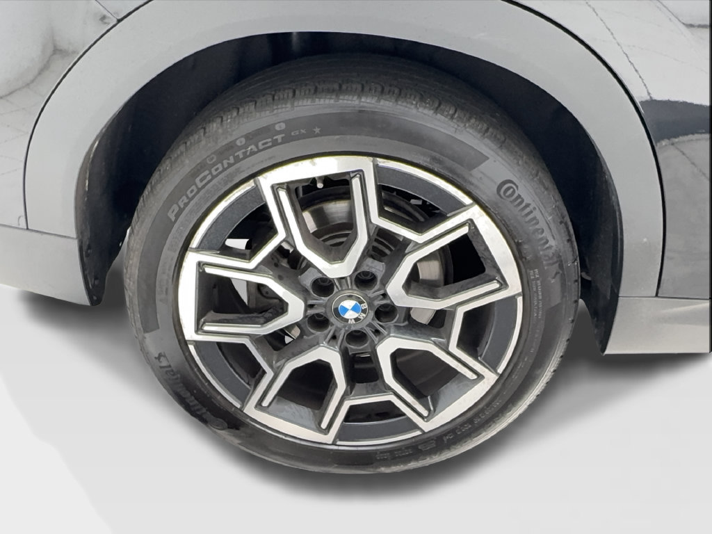Used 2025 BMW X2 xDrive28i AWD/4WD image 16