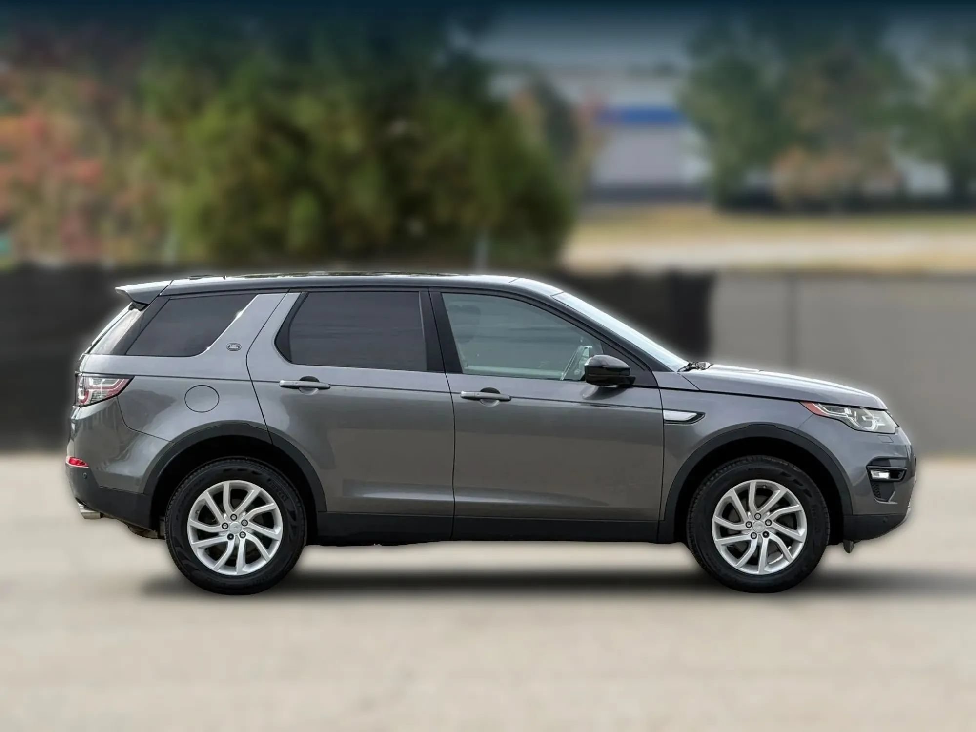 Used 2016 Land Rover Discovery Sport HSE AWD/4WD image 7