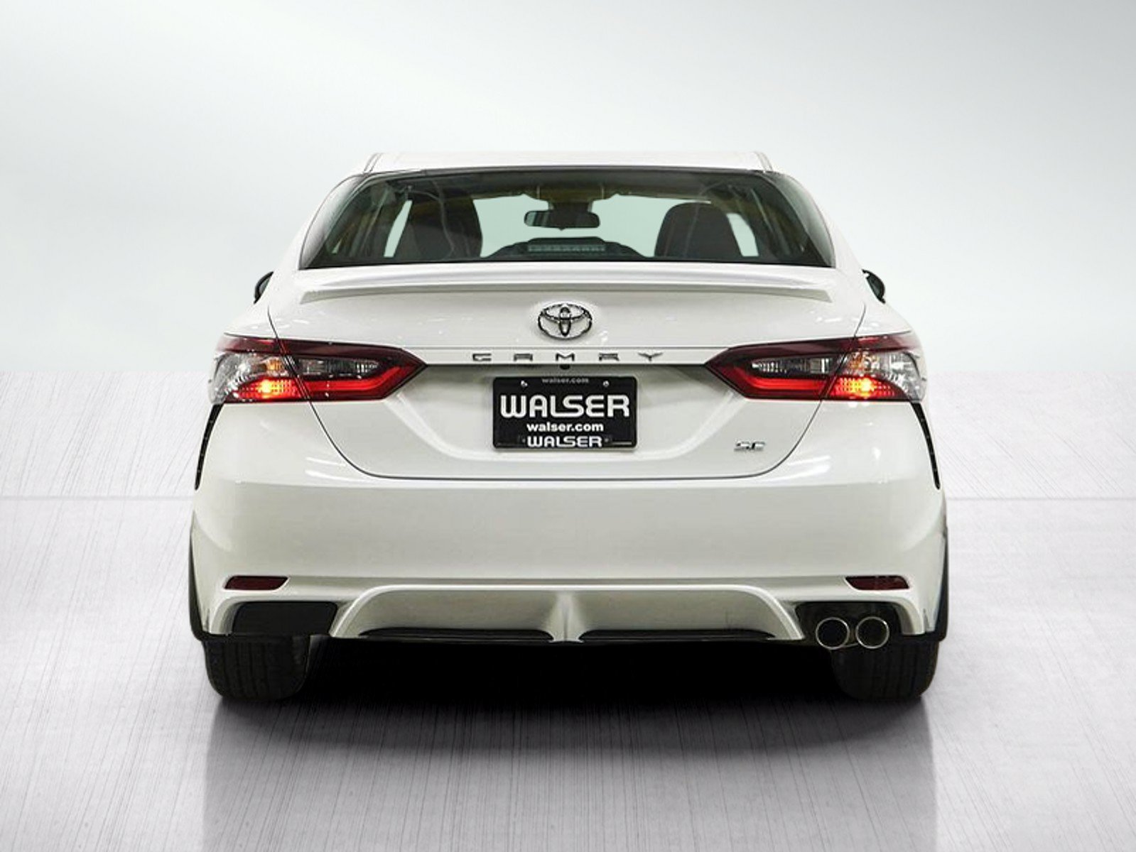 Used 2024 Toyota Camry SE FWD image 4