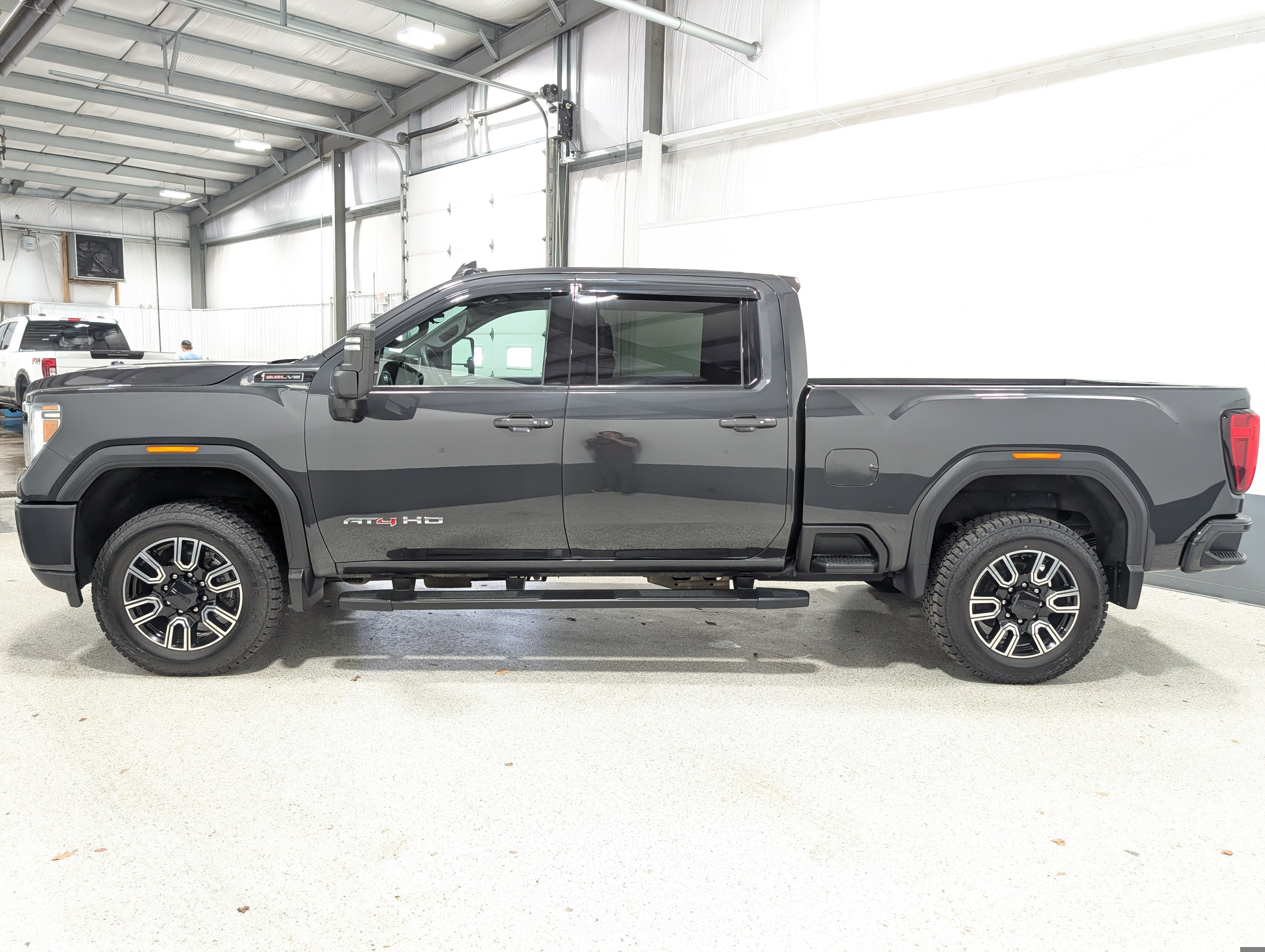 Used 2020 GMC Sierra 2500 AT4 w/ AT4 Premium Package AWD/4WD image 6