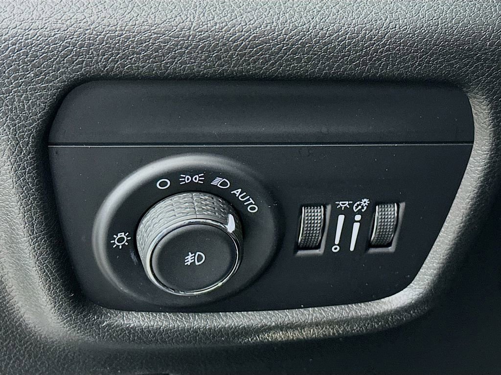 Certified 2024 Jeep Grand Cherokee Limited image 17