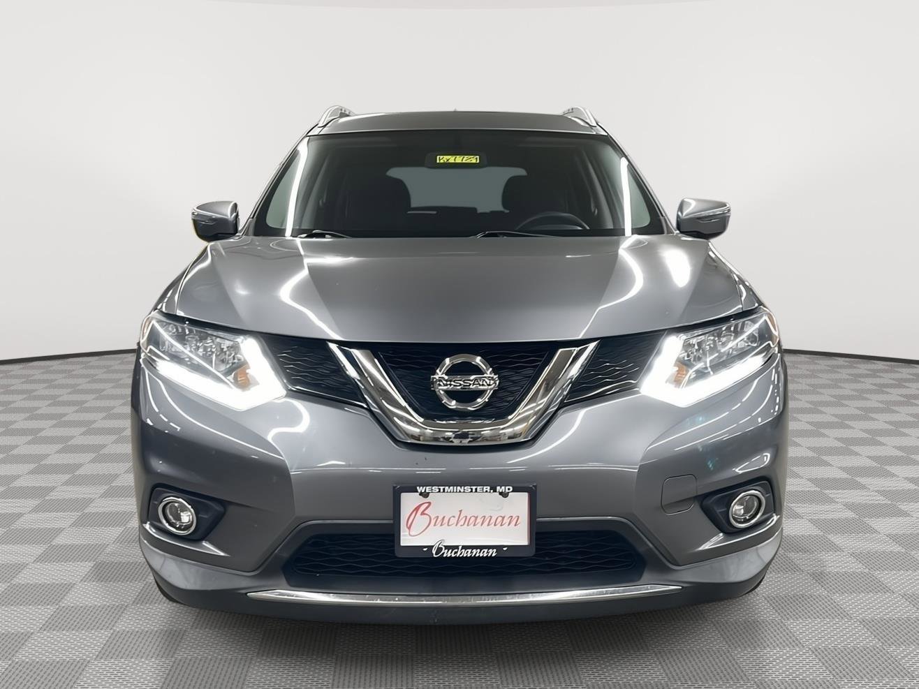 Used 2016 Nissan Rogue SV image 2