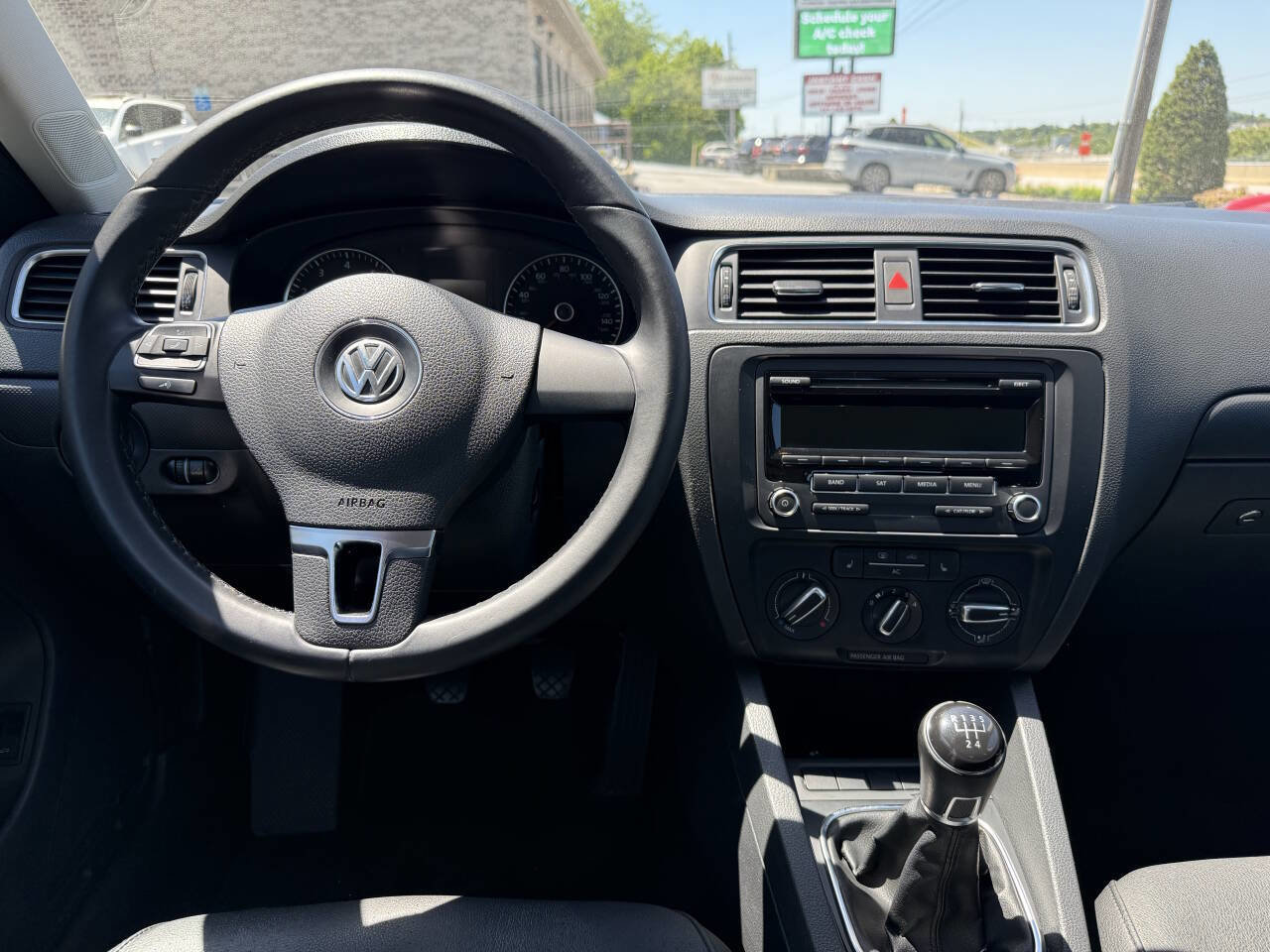 Used 2012 Volkswagen Jetta SE FWD image 26