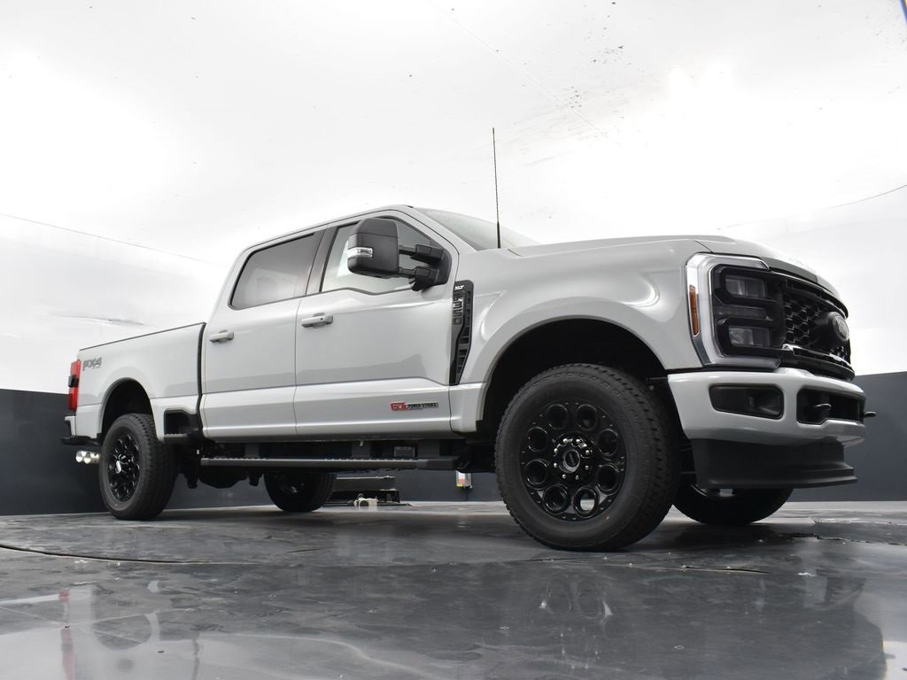 New 2025 Ford F350 XLT w/ Black Appearance Package image 31