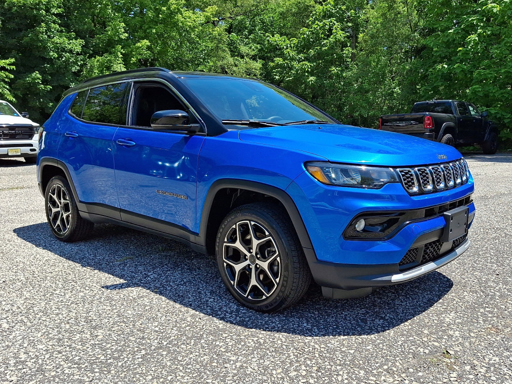 Used 2025 Jeep Compass Limited AWD/4WD image 7