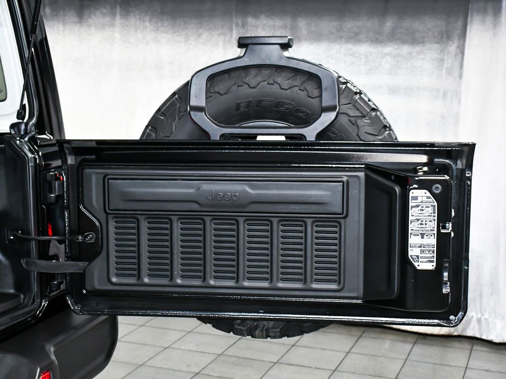 Used 2023 Jeep Wrangler Unlimited Rubicon 4xe w/ Cold Weather Group AWD/4WD image 58