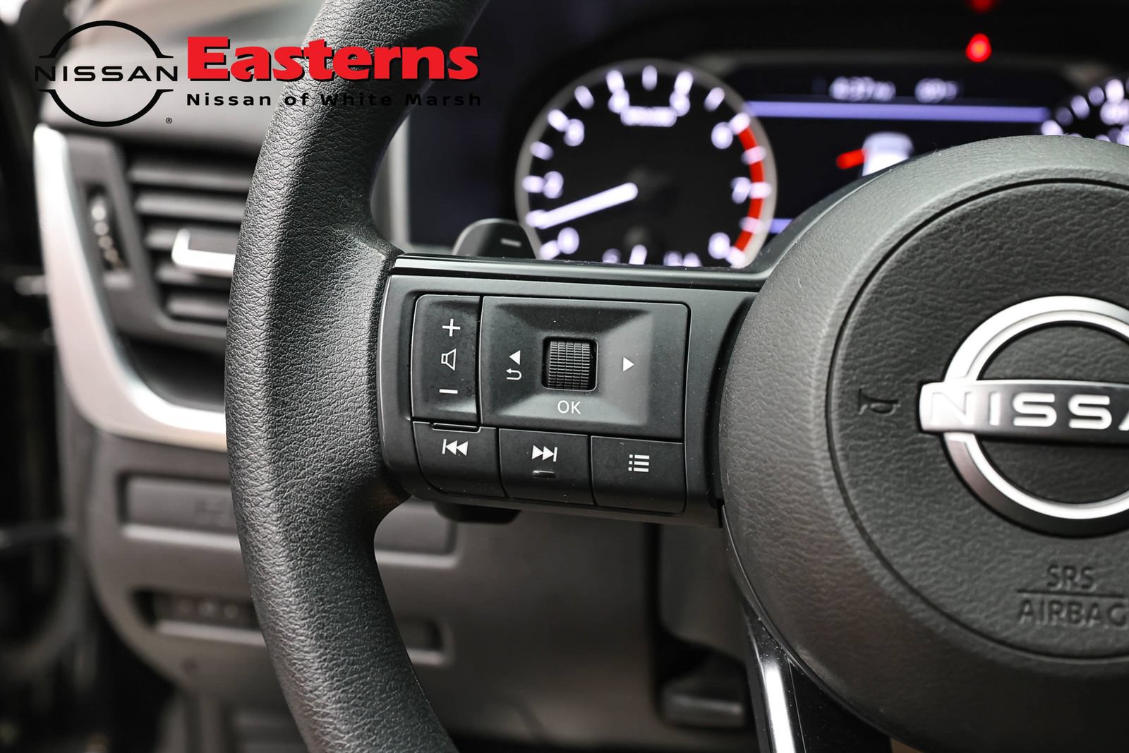 Used 2023 Nissan Rogue S AWD/4WD image 15