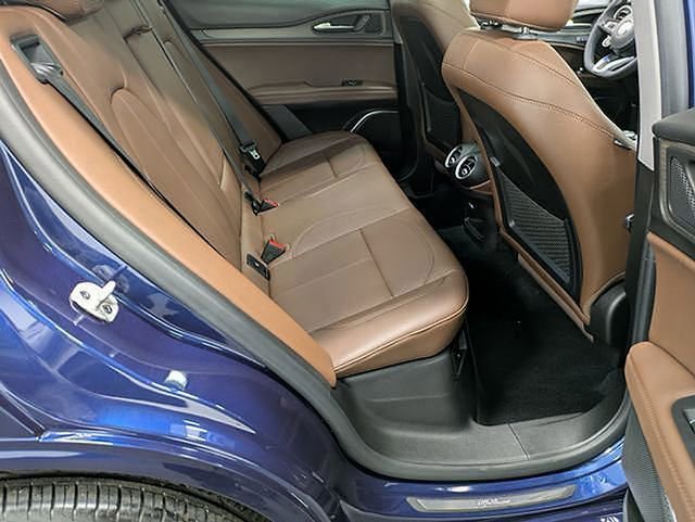 Used 2021 Alfa Romeo Stelvio Ti w/ Nero Edizione image 29