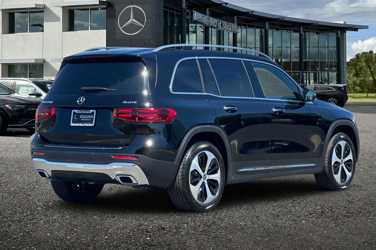 New 2025 Mercedes-Benz GLB 250 250 image 4