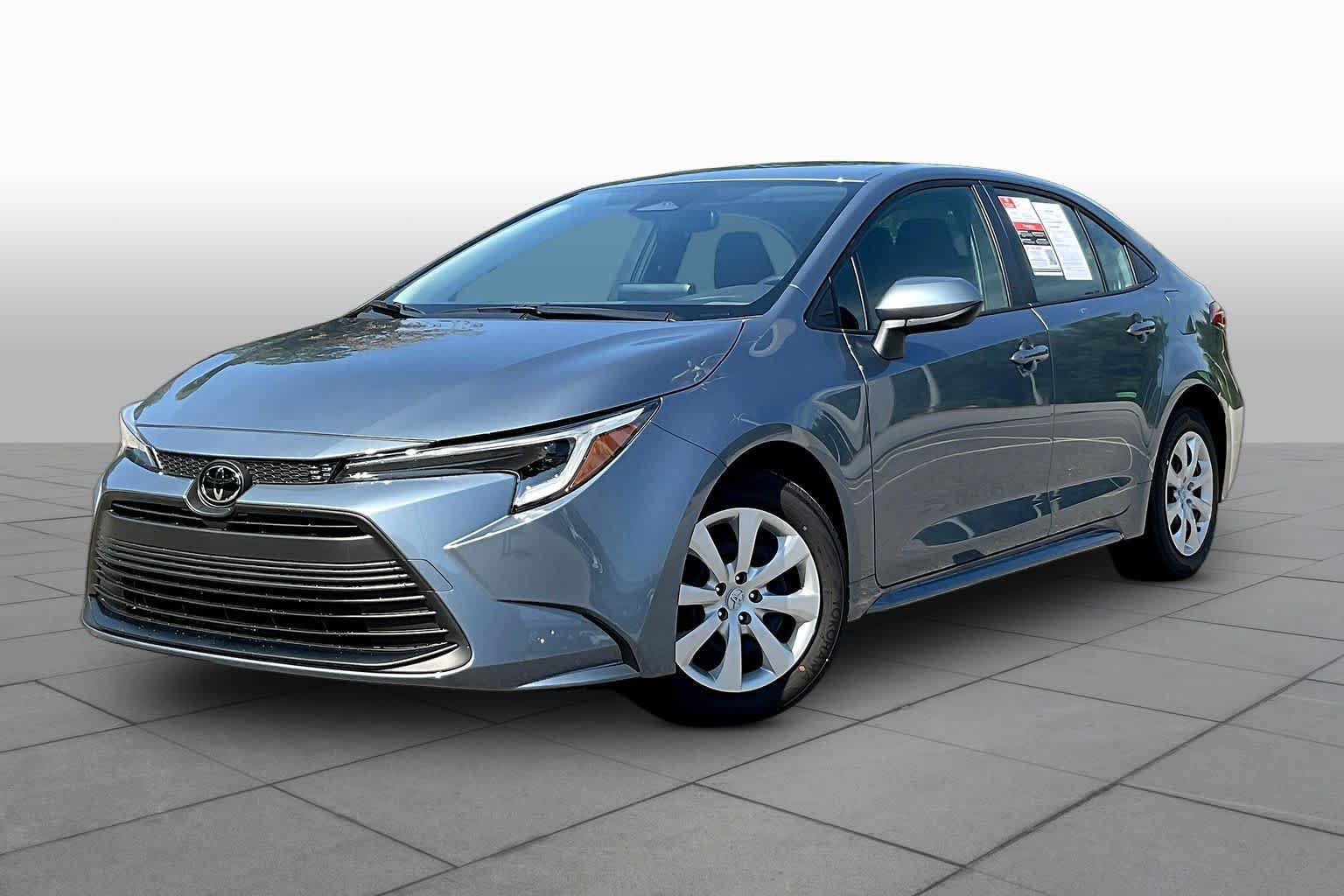 Used 2026 Toyota Corolla LE FWD image 1
