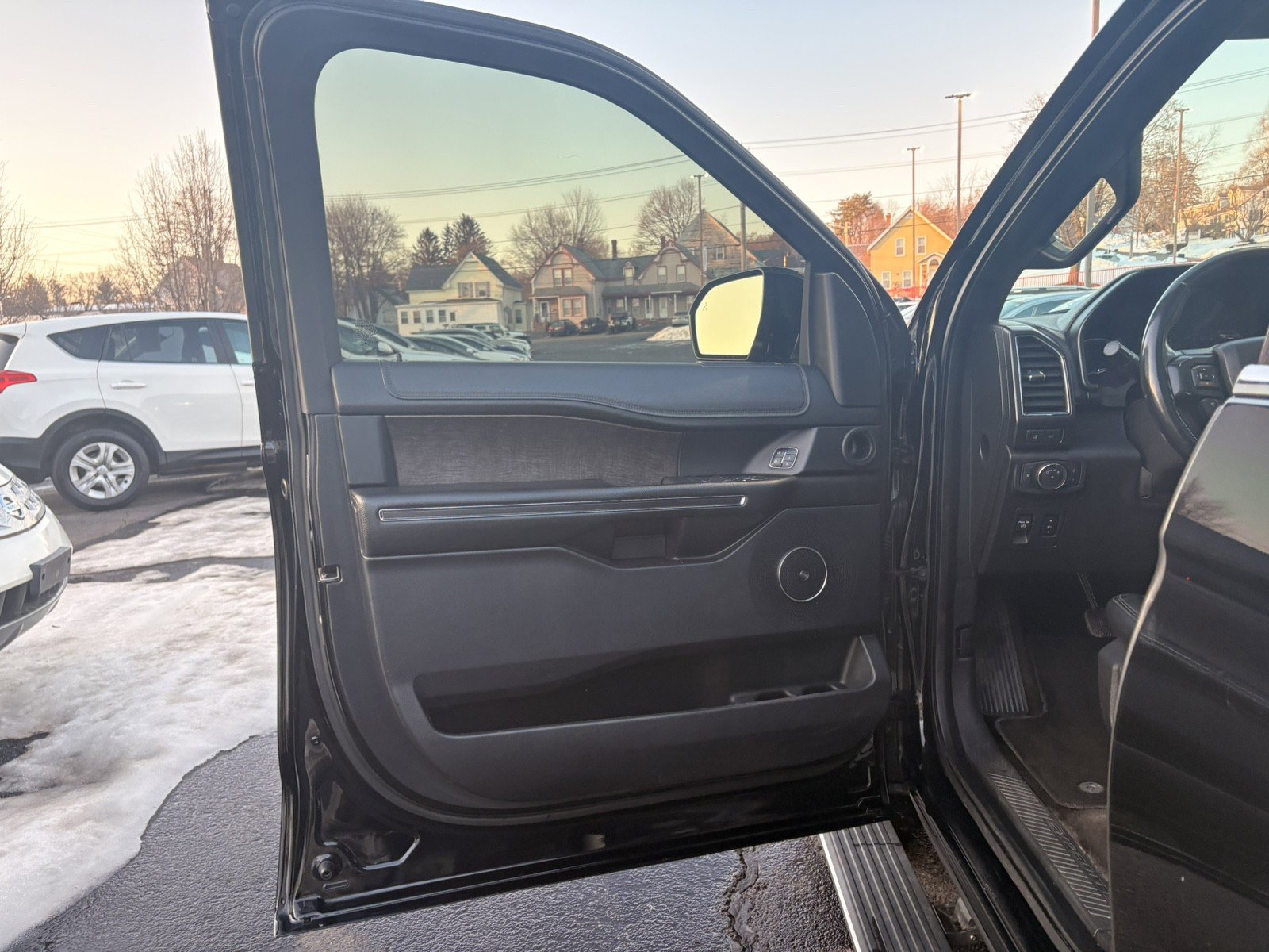 Used 2018 Ford Expedition Max Limited image 12