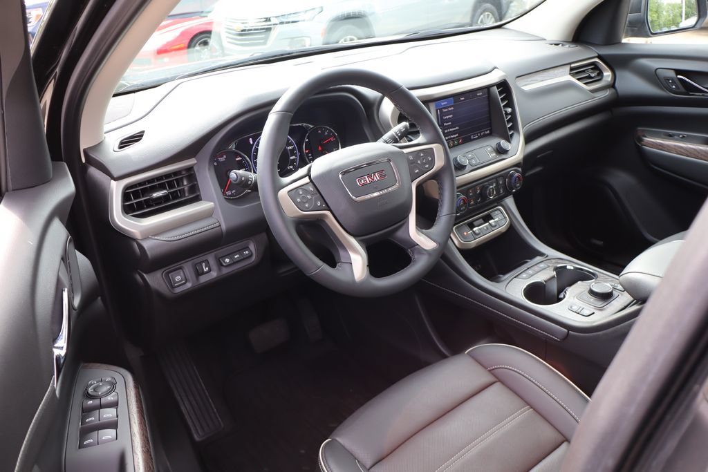 Used 2023 GMC Acadia Denali w/ Trailering Package AWD/4WD image 15