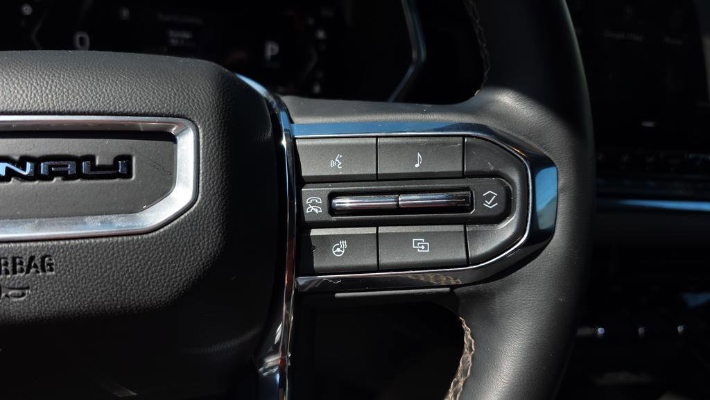Used 2023 GMC Canyon Denali image 17