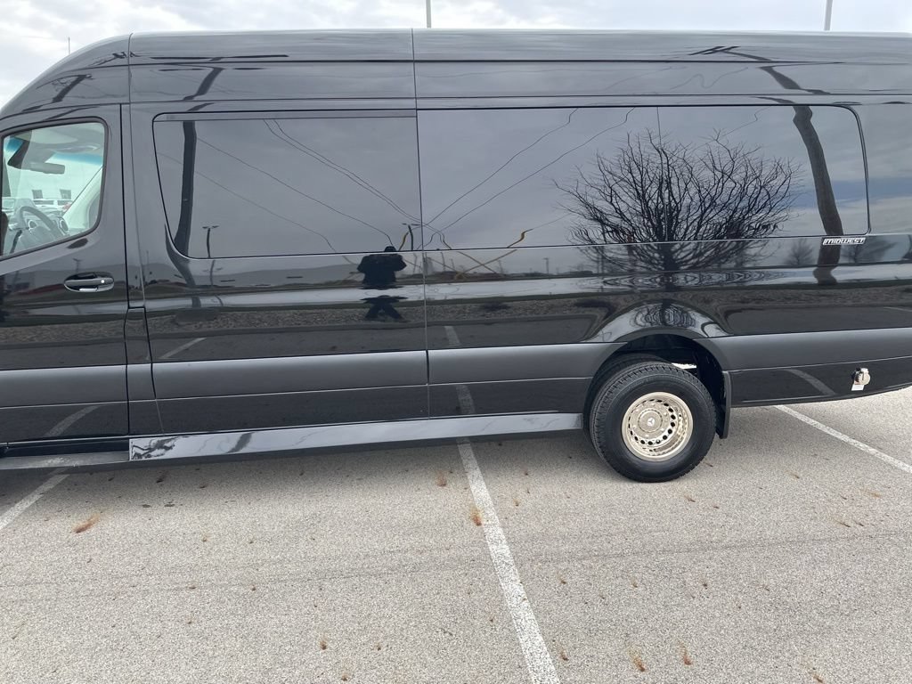 Used 2023 Mercedes-Benz Sprinter 3500 image 12