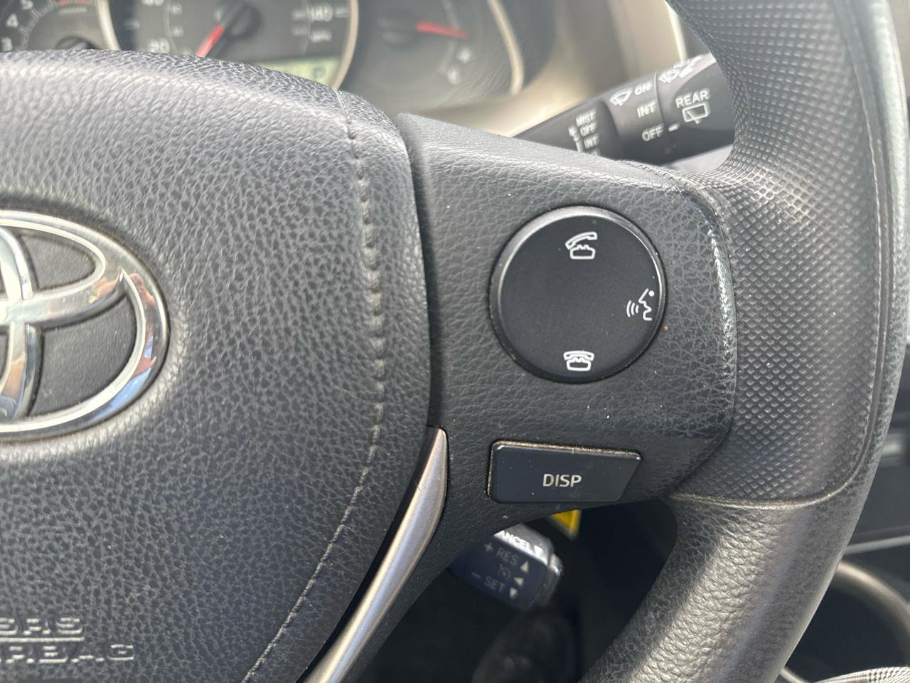 Used 2014 Toyota RAV4 LE image 22